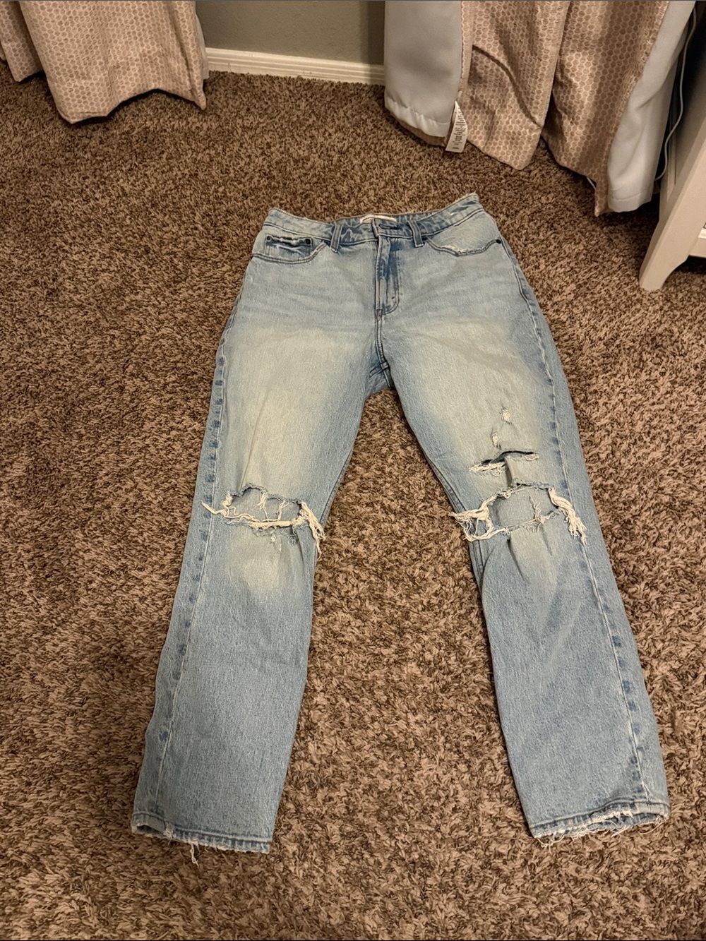 Abercrombie and fitch THE MOM high rise curve love light wash denim jeans